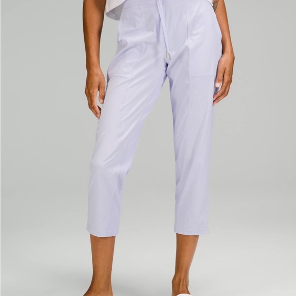 Lululemon Athletica Dance Studio Mid-Rise Crop 25" in Pastel Blue - Picture 1 of 3